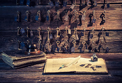Fototapeta Retro klíče na dřevěné stěně 1419